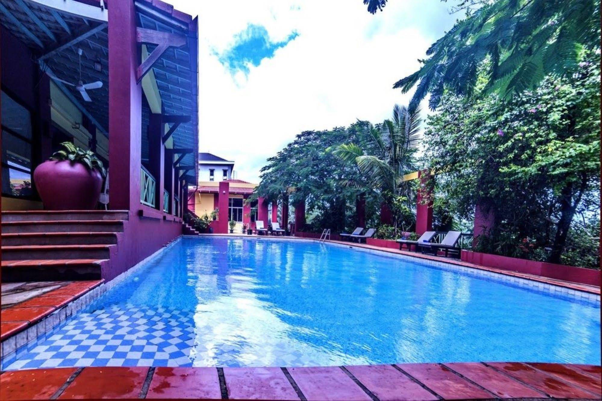 The Harbor Lights Palace Sihanoukville Esterno foto